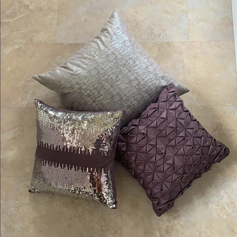 3 GORGEOUS throw pillows- NWOT